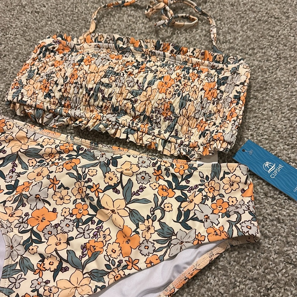 NWT CUPSHE size M Floral Bikini Set with Orange and Blue Accents (tube top style